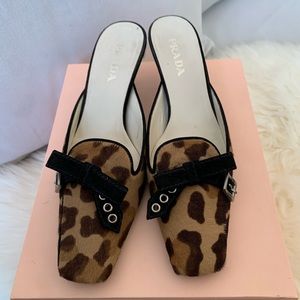 Authentic Vintage PRADA kitten heels. Size 37. Made in Italy